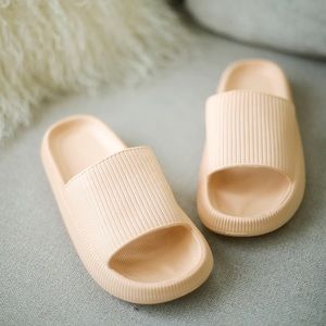 BRAND NEW Women’s Pillow Slides